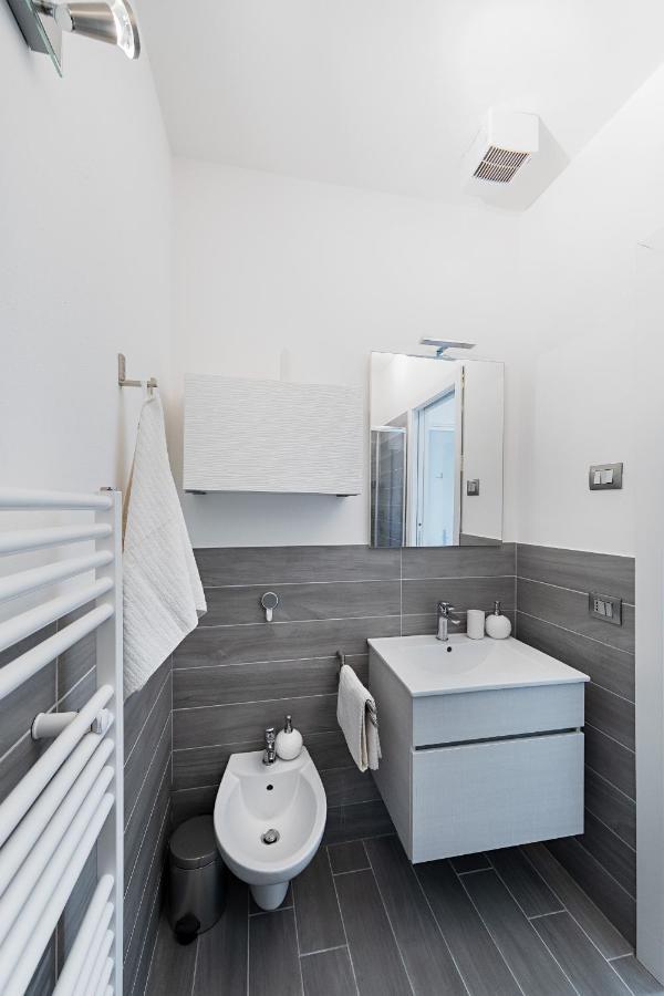 Appartamento Mazzini P1-25 By Wonderful Italy Sirmione Luaran gambar