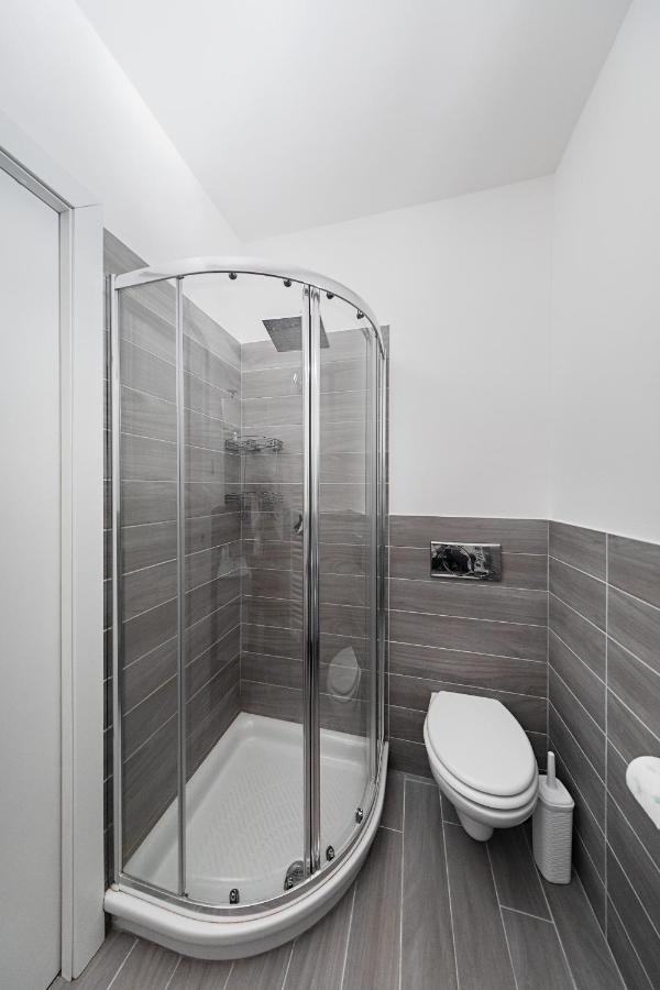 Appartamento Mazzini P1-25 By Wonderful Italy Sirmione Luaran gambar